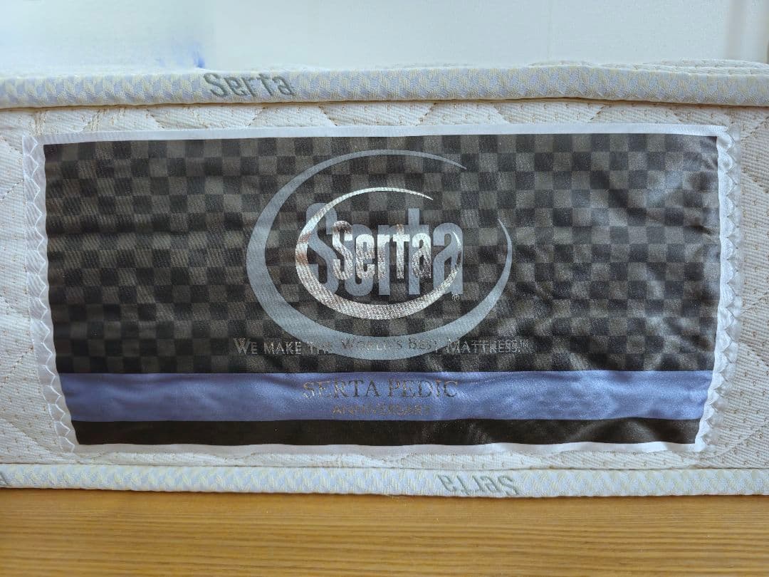 【今週末まで限定！】 サータ セミダブルマットレス ＆ センベラ ベッドフレーム