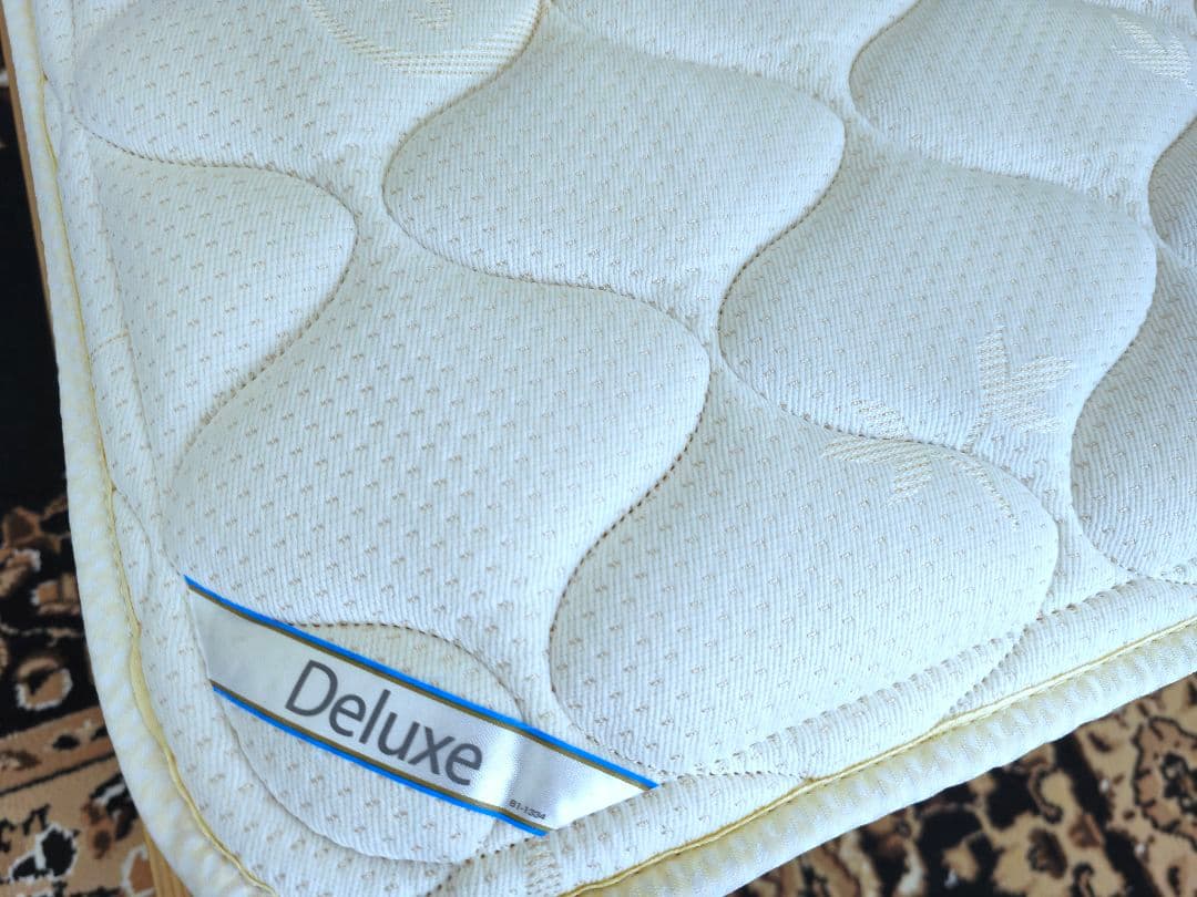 【今週末まで限定！】 サータ セミダブルマットレス ＆ センベラ ベッドフレーム