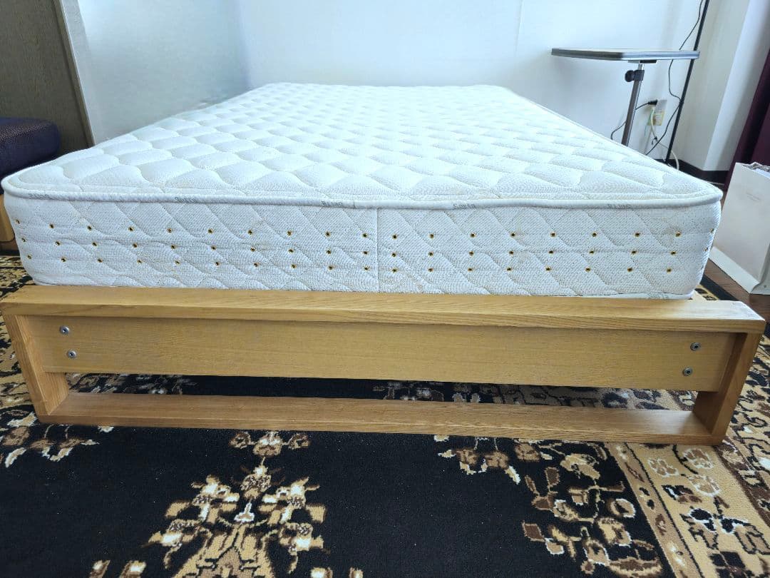 【今週末まで限定！】 サータ セミダブルマットレス ＆ センベラ ベッドフレーム