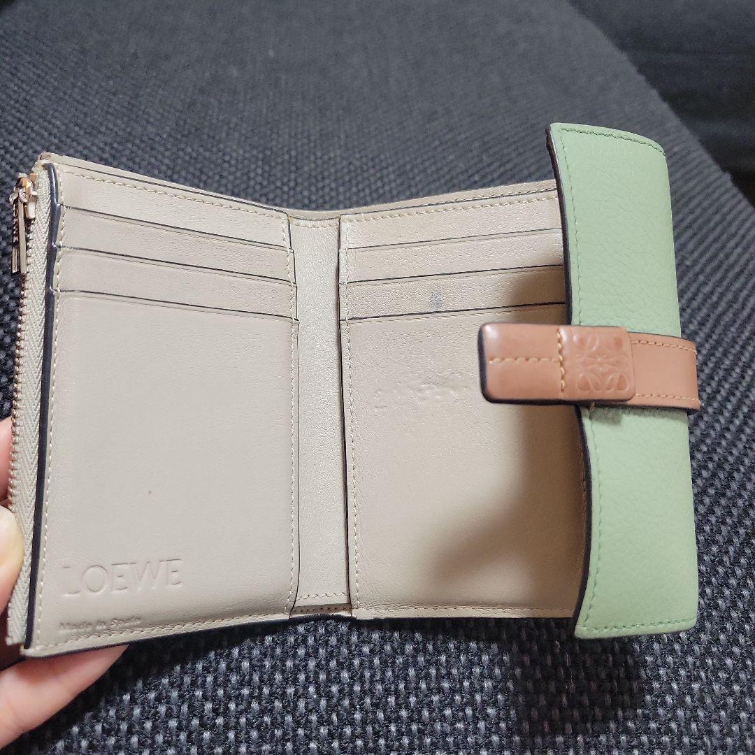 LOEWE　レザー 三つ折り財布 ライトグリーン　バイカラー