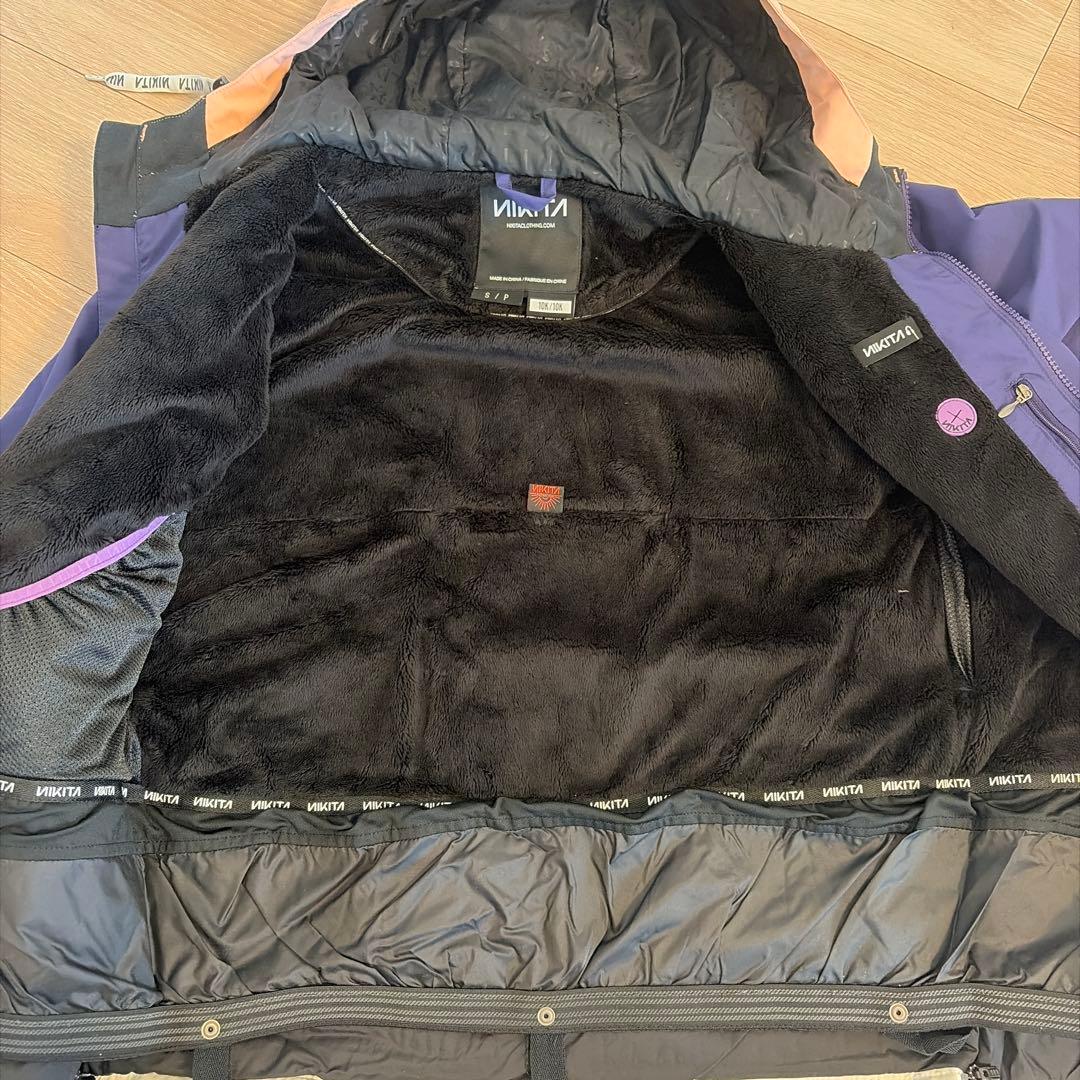 NIKITA スノーボードウェア