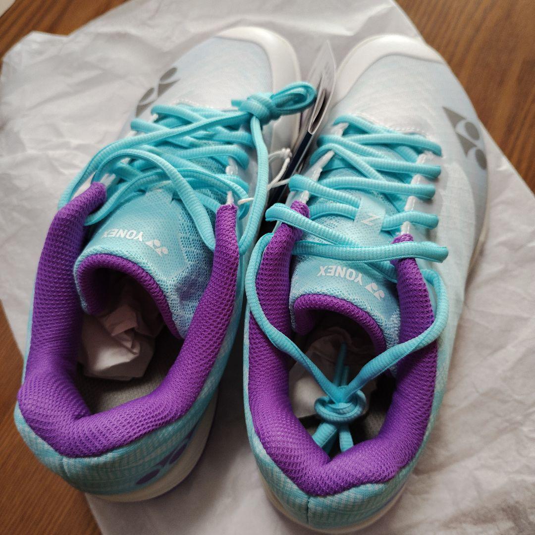 ゆぅゆ　YONEX パワークッションエアラスzウィメン24㎝