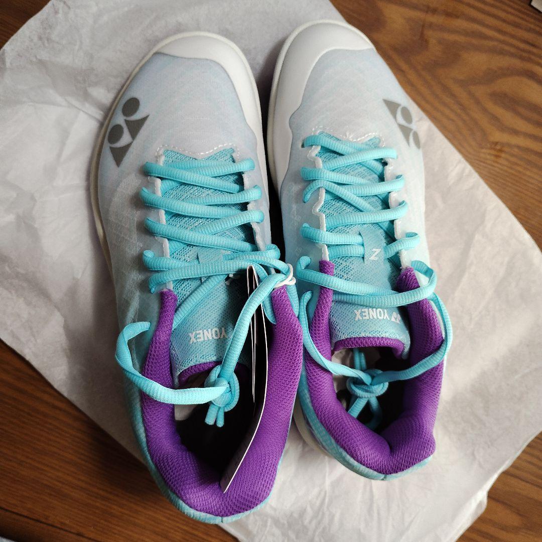 ゆぅゆ　YONEX パワークッションエアラスzウィメン24㎝