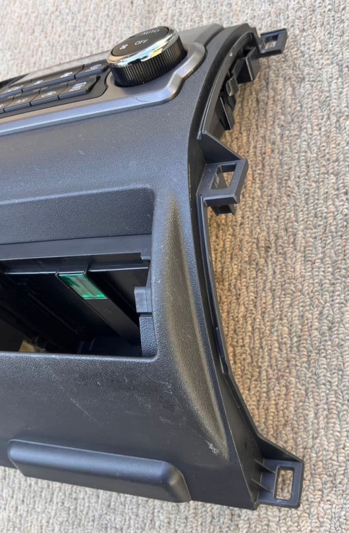 トヨタ ハイエース200系 S-GL 純正エアコンパネル