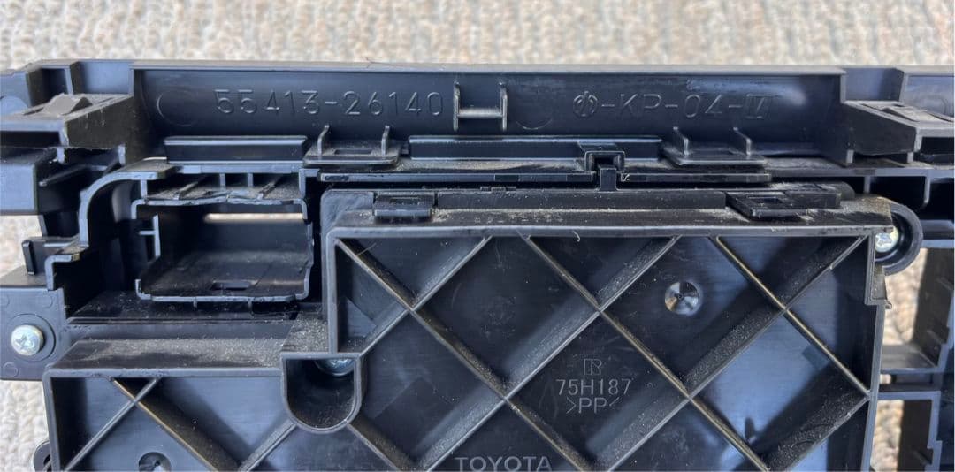 トヨタ ハイエース200系 S-GL 純正エアコンパネル