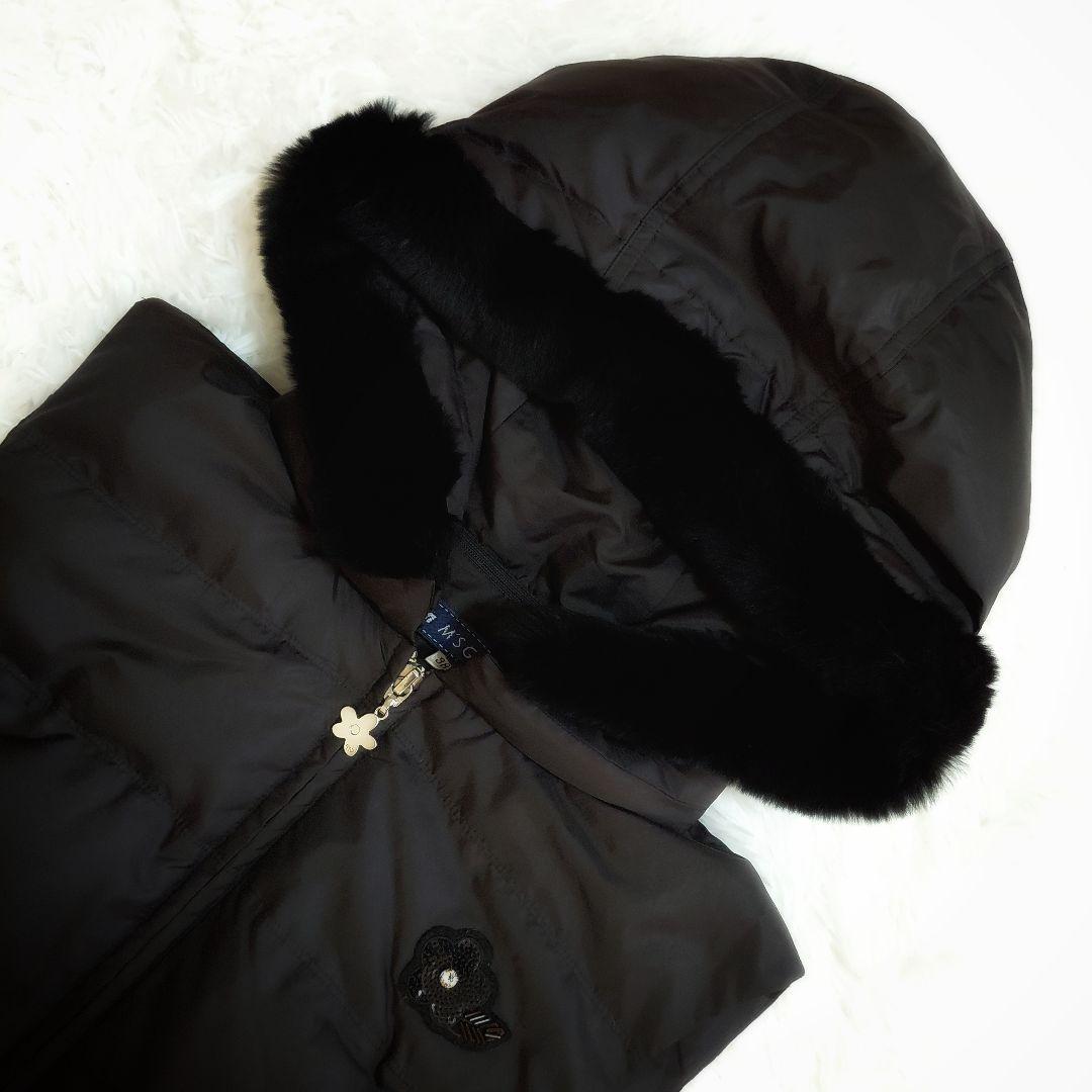 エムズグレイシー　ダウンベスト　フラワー刺繍 フーデット　ファー付き　ペプラム