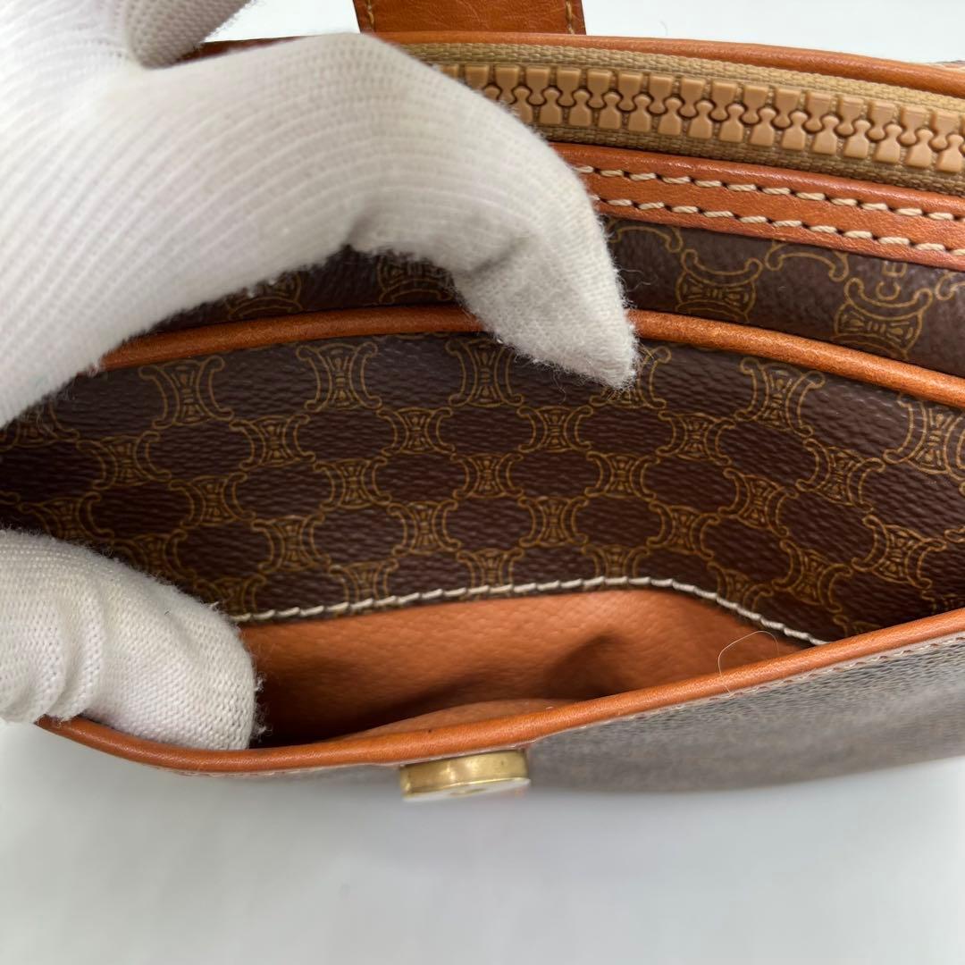 【美品】CELINE ショルダーバッグ 斜めがけ マカダム柄 トリオンフ PVC