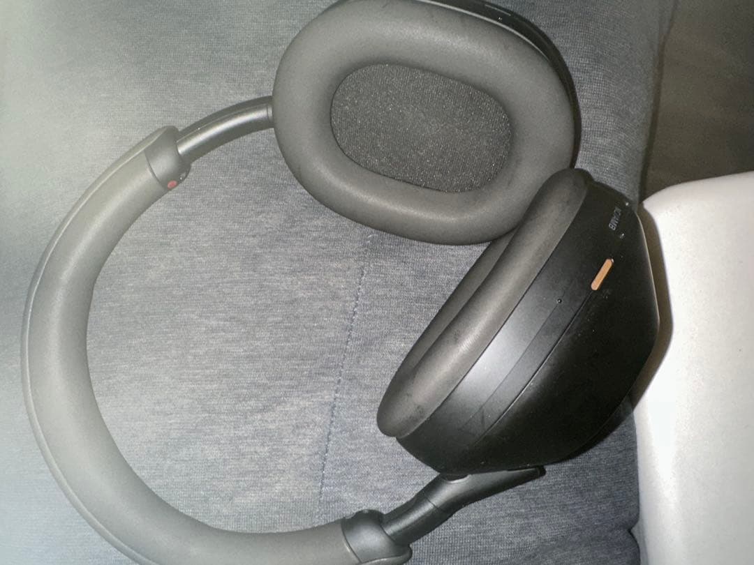 Sony WH-1000XM5 中古