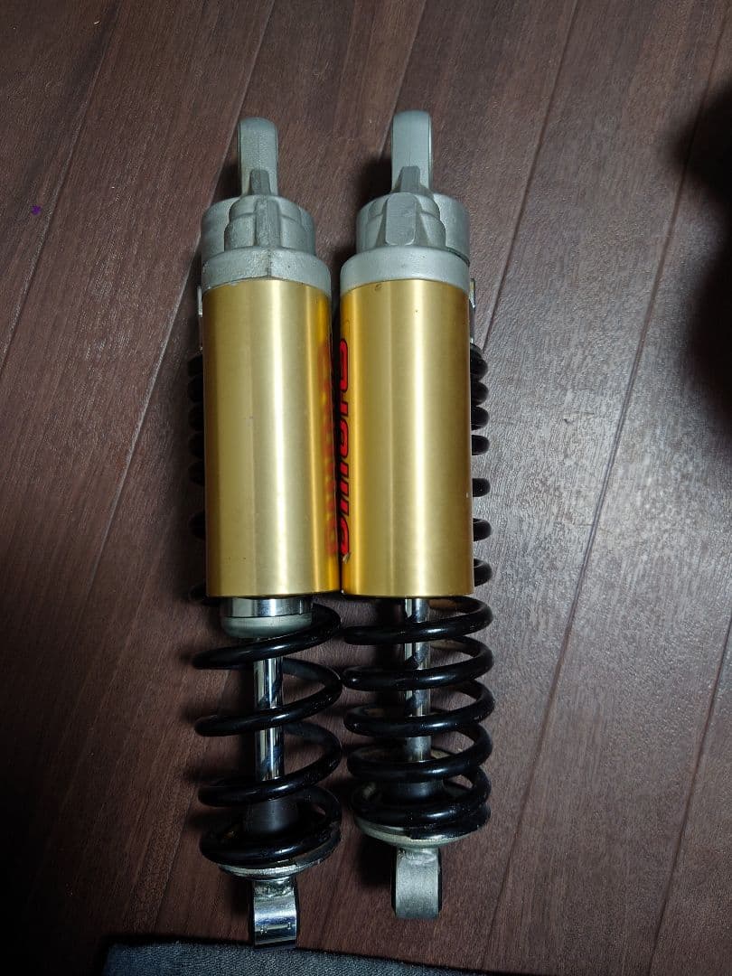 SHOWA　リアサスペンション