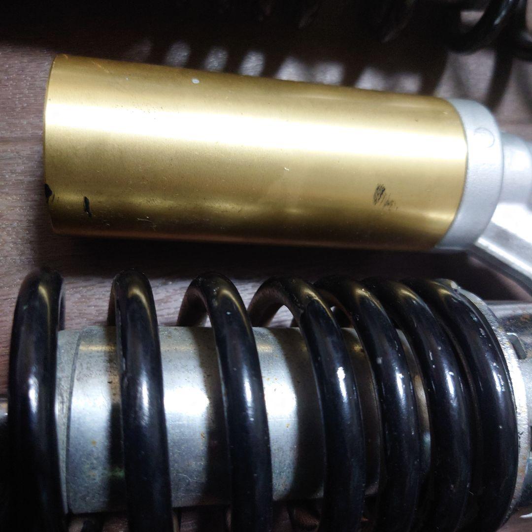 SHOWA　リアサスペンション