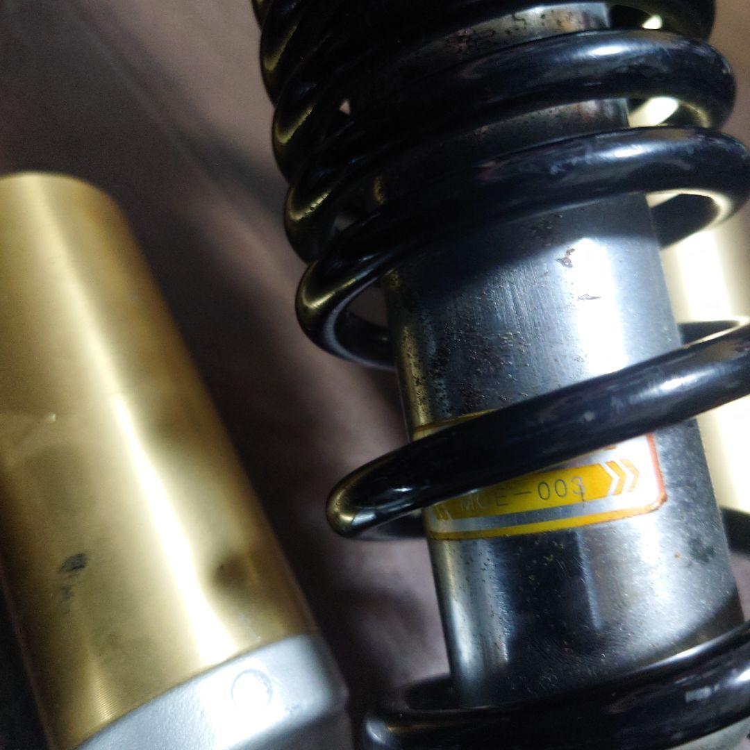 SHOWA　リアサスペンション