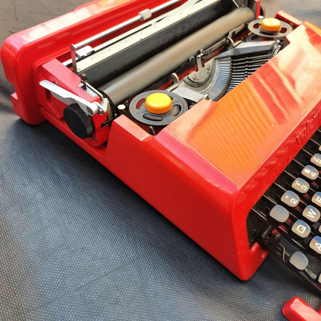 タイプライター olivetti valentine 赤いバケツ オリベッティ