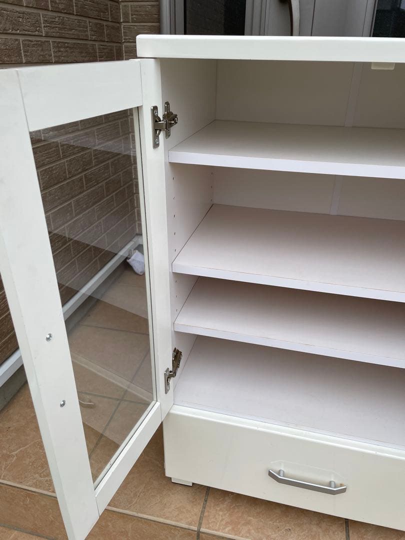 食器棚　キッチン家具　収納　ホワイト　ガラスキャビネット