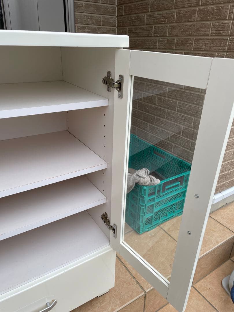 食器棚　キッチン家具　収納　ホワイト　ガラスキャビネット
