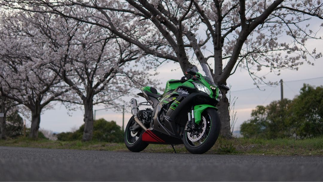 zx10r アンダーカウルトレイ FRP 黒