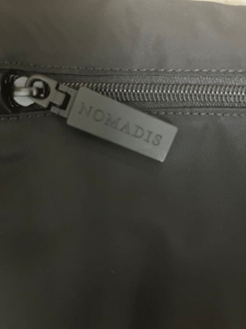 新品未使用　＜NOMADIS＞LUCK ワイド ショルダーバッグ