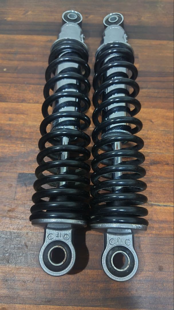 W800 純正 リアサスペンション（出品1月中旬まで）