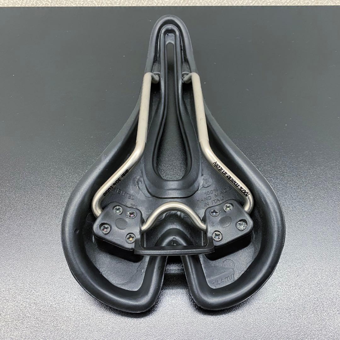 SELLE SMP HELLブラックサドル