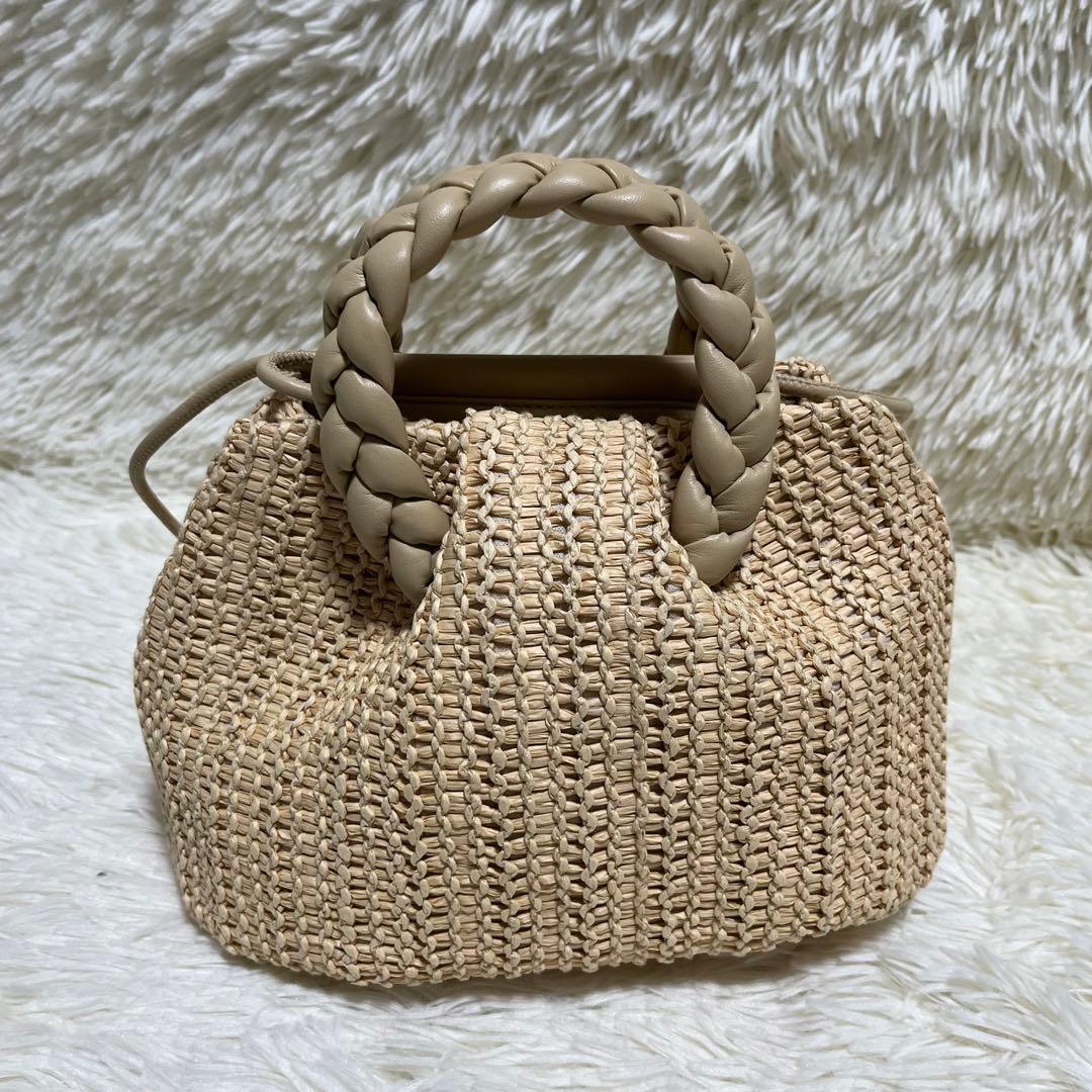 【極美品】ＨＥＲＥＵ　ヘリュー　ボンボンバッグ　ラフィア