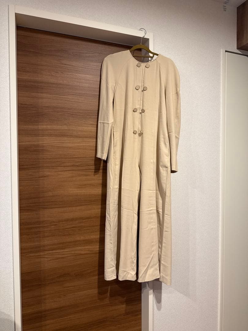 ベージュオールインワン