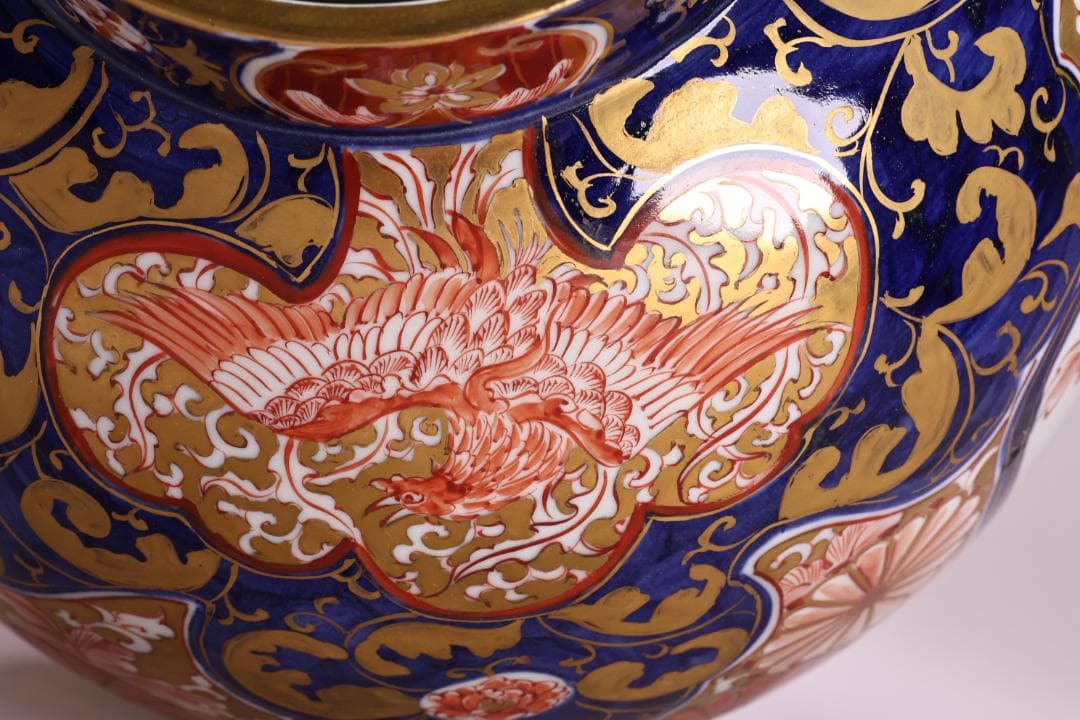 古伊万里　大明成化年製銘　牡丹唐獅子図　大壺　金彩　獅子摘蓋　54㎝ BJ179