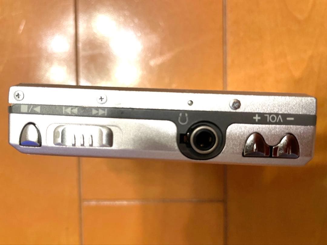 2500円値引！完動•美品新品ガム電池2本付パナソニックポータブルMDプレイヤー