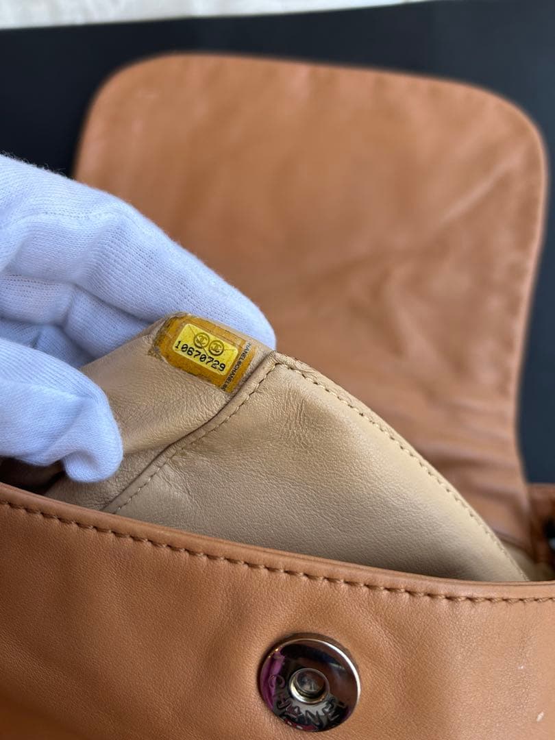 CHANEL(シャネル)チェーンショルダーバッグ　キャメルブラウン