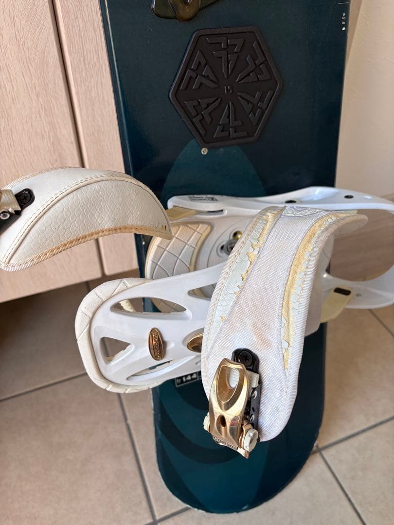 Salomon Lightbody 300 fr 144 スノーボード