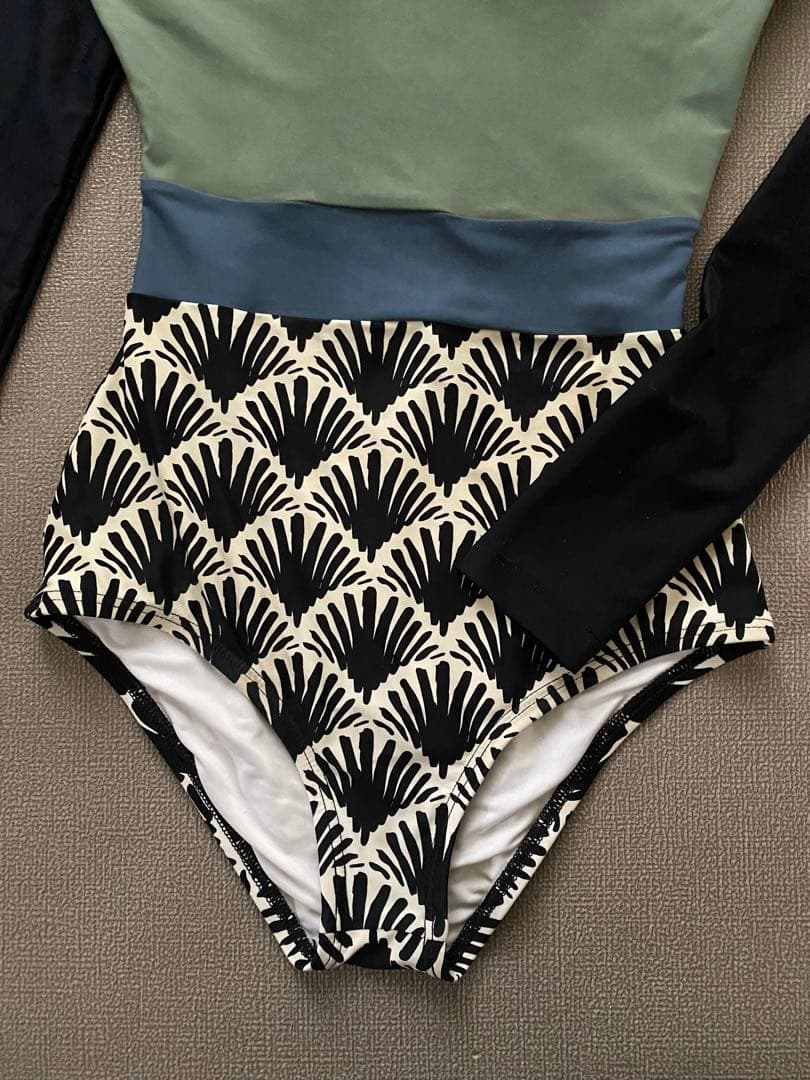 【seea】hermosaラッシュガードワンピース水着