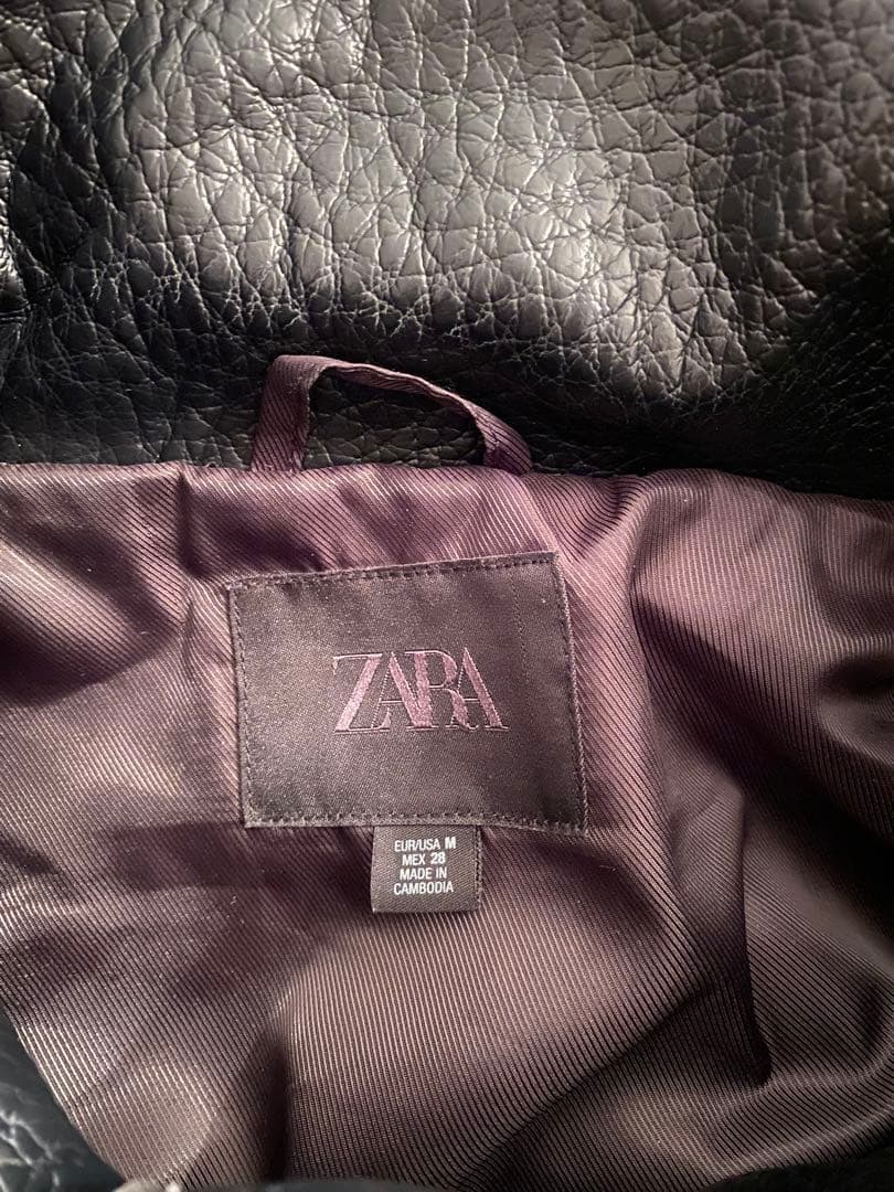 ザラ　ZARA フェイクレザージャケット