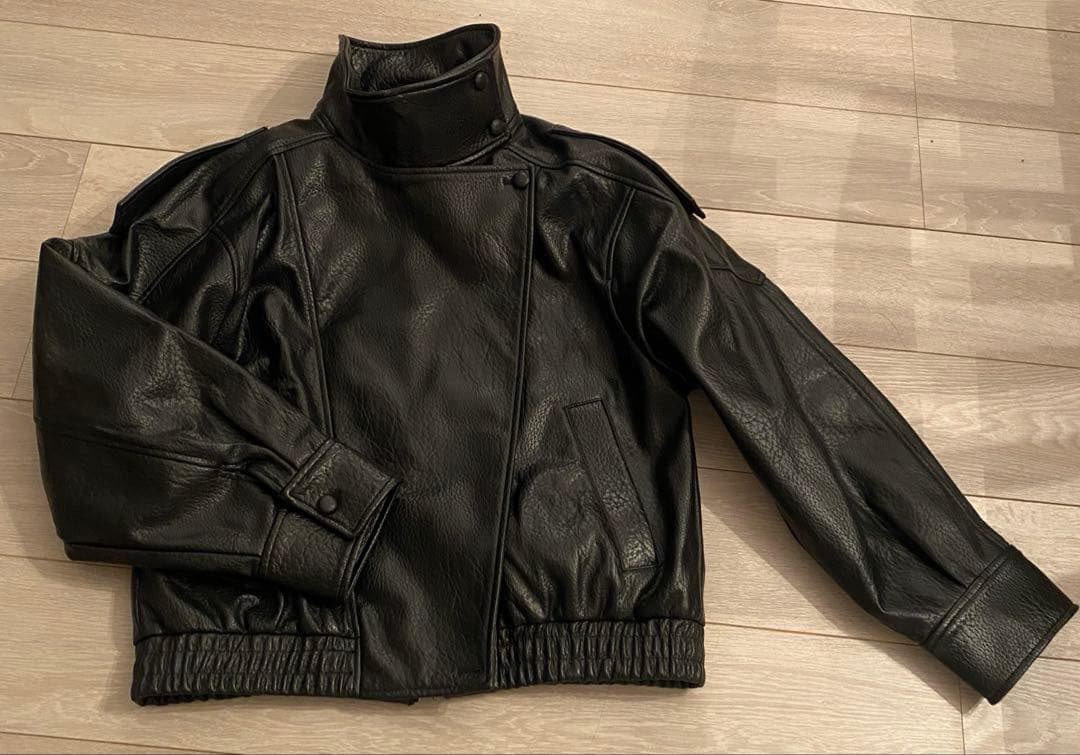 ザラ　ZARA フェイクレザージャケット