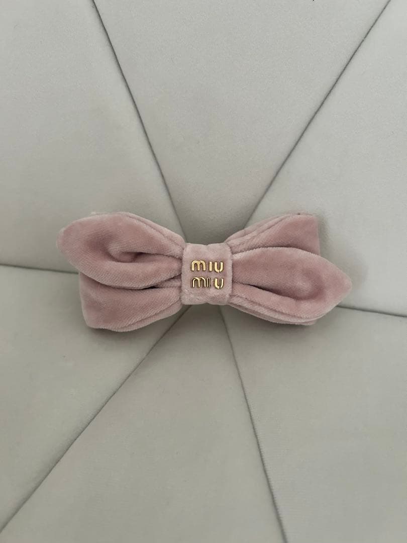 miu miu ベルベットリボンヘアピン