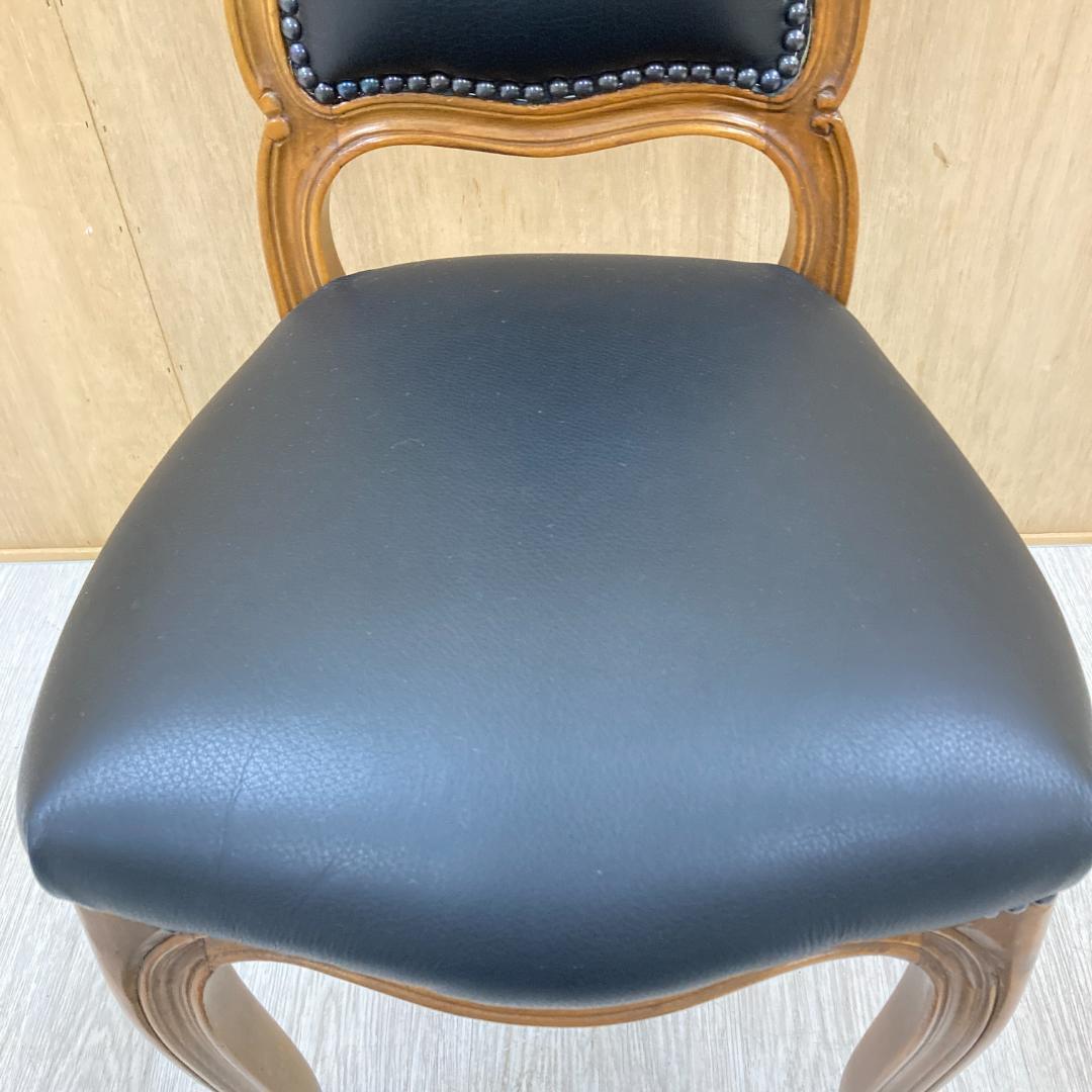 アンティーク調　革製　ダイニングチェア　猫脚　クラシック　鋲打ち　B