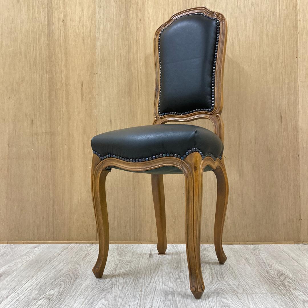 アンティーク調　革製　ダイニングチェア　猫脚　クラシック　鋲打ち　B