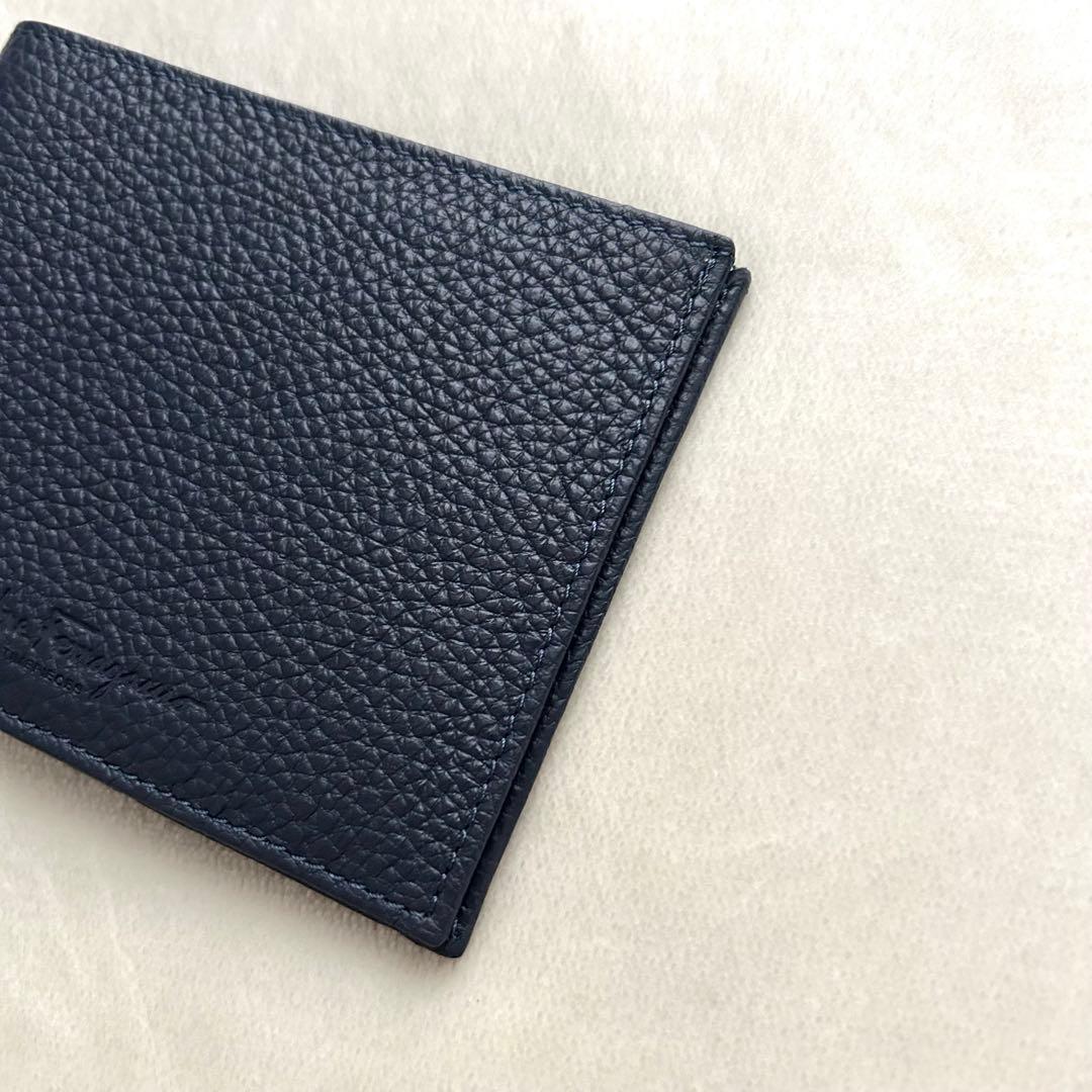 極美品 サルヴァトーレ フェラガモ カードケース 二つ折り財布 ネイビー レザー