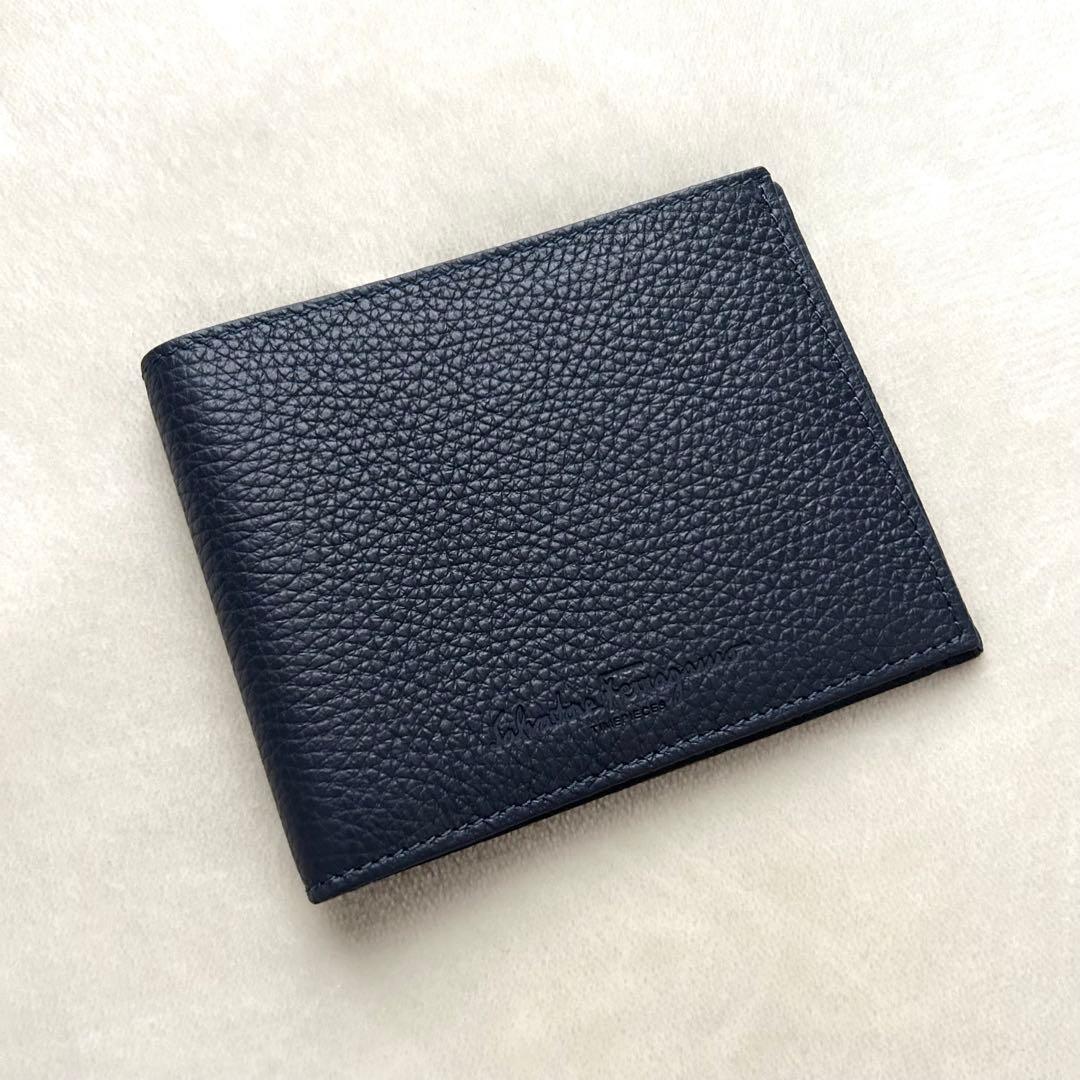 極美品 サルヴァトーレ フェラガモ カードケース 二つ折り財布 ネイビー レザー