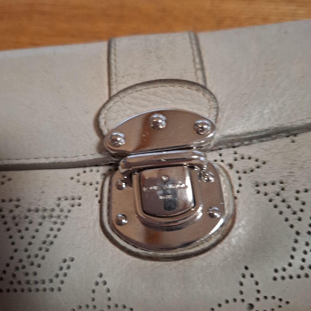 川*秀様 Louis Vuitton マヒナ長財布