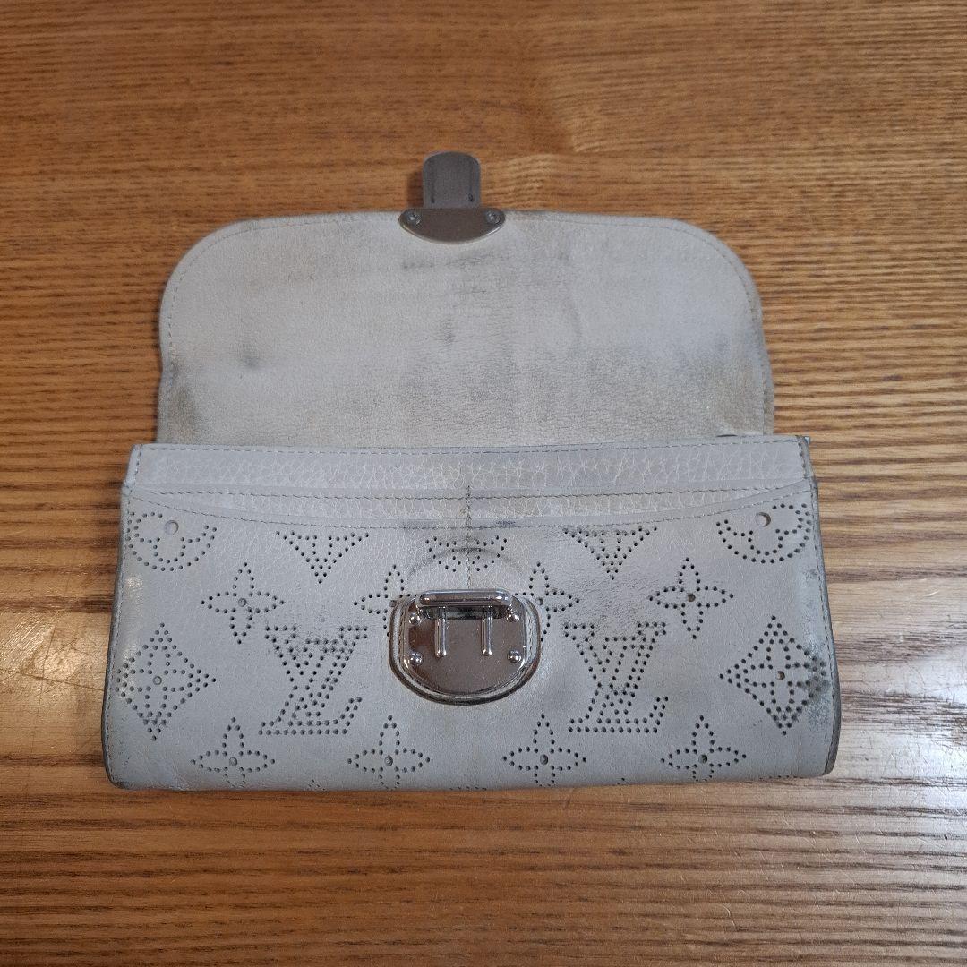 川*秀様 Louis Vuitton マヒナ長財布