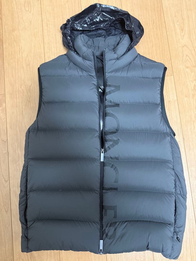 Moncler ダウンベスト