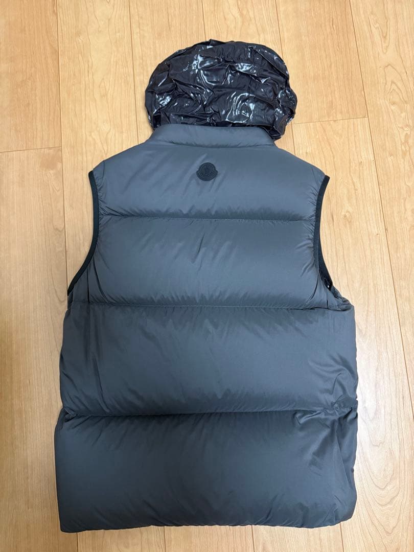 Moncler ダウンベスト