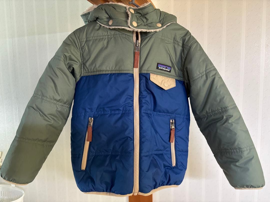 Patagonia フード付きジャケット 5T