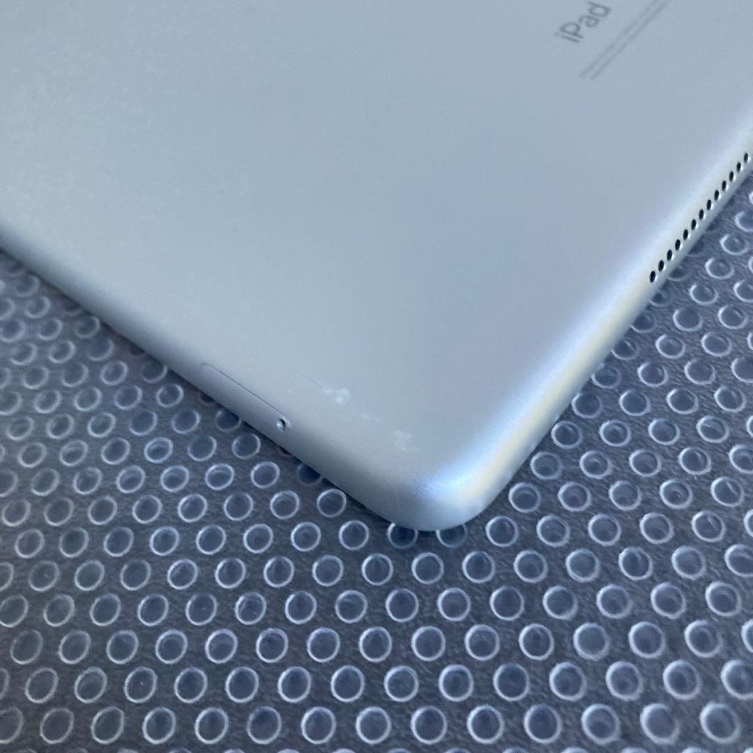 824【早い者勝ち】電池良好☆iPad7 第7世代 32GB SIMフリー☆