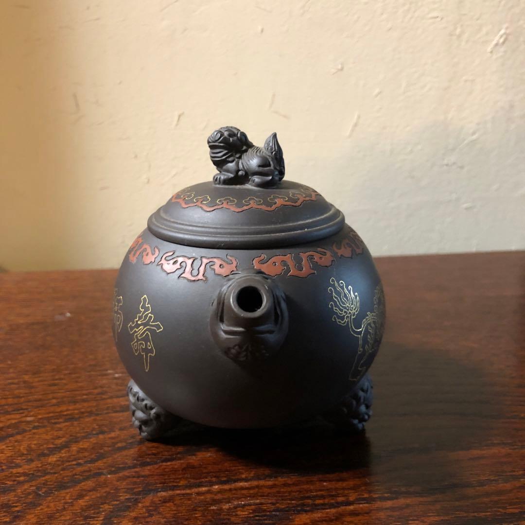 中国　獅子彫刻の陶器急須