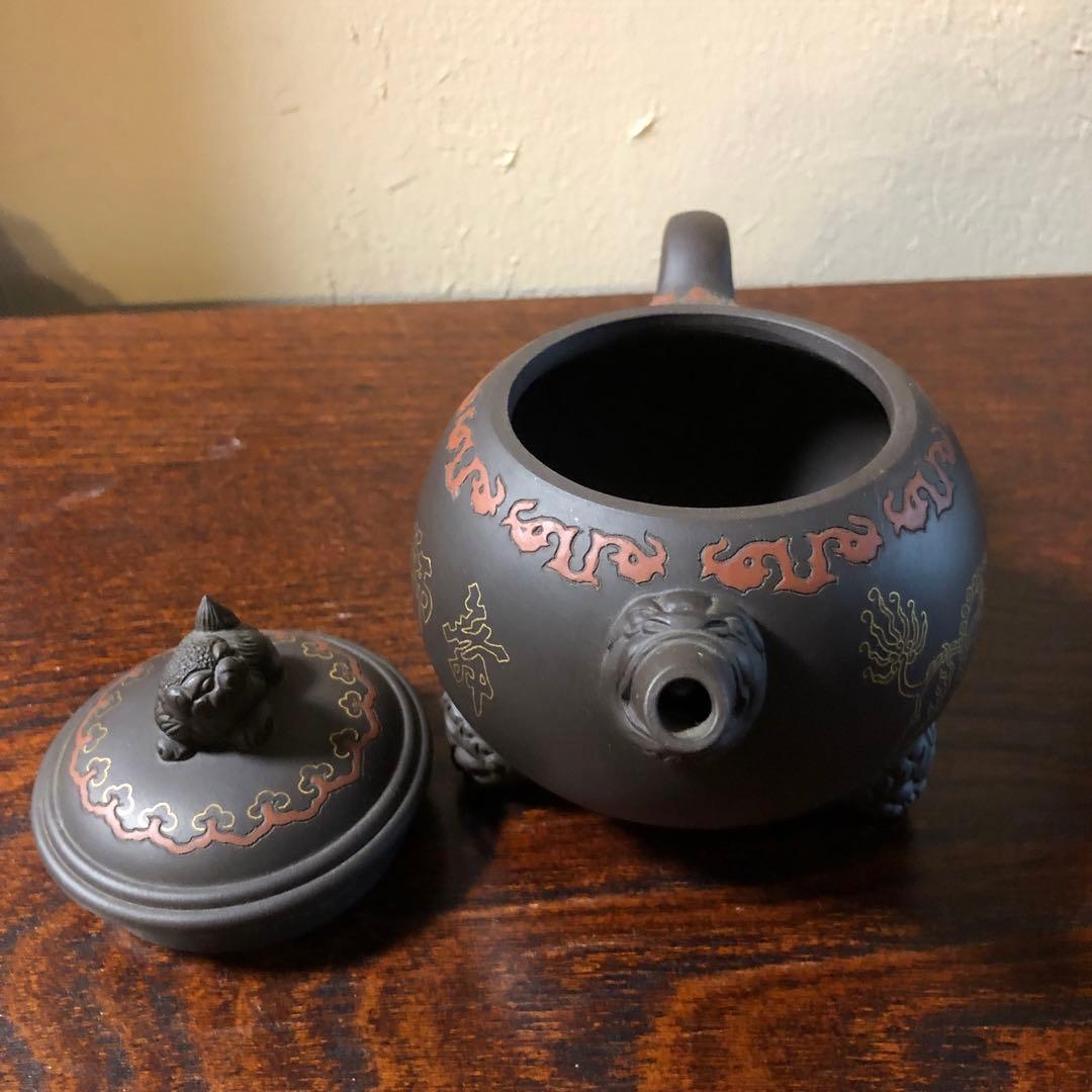 中国　獅子彫刻の陶器急須