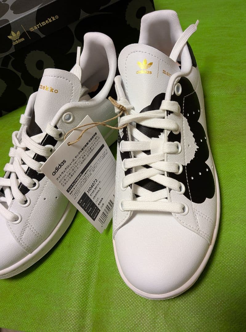 adidas marimekko スニーカー ホワイト/ブラック