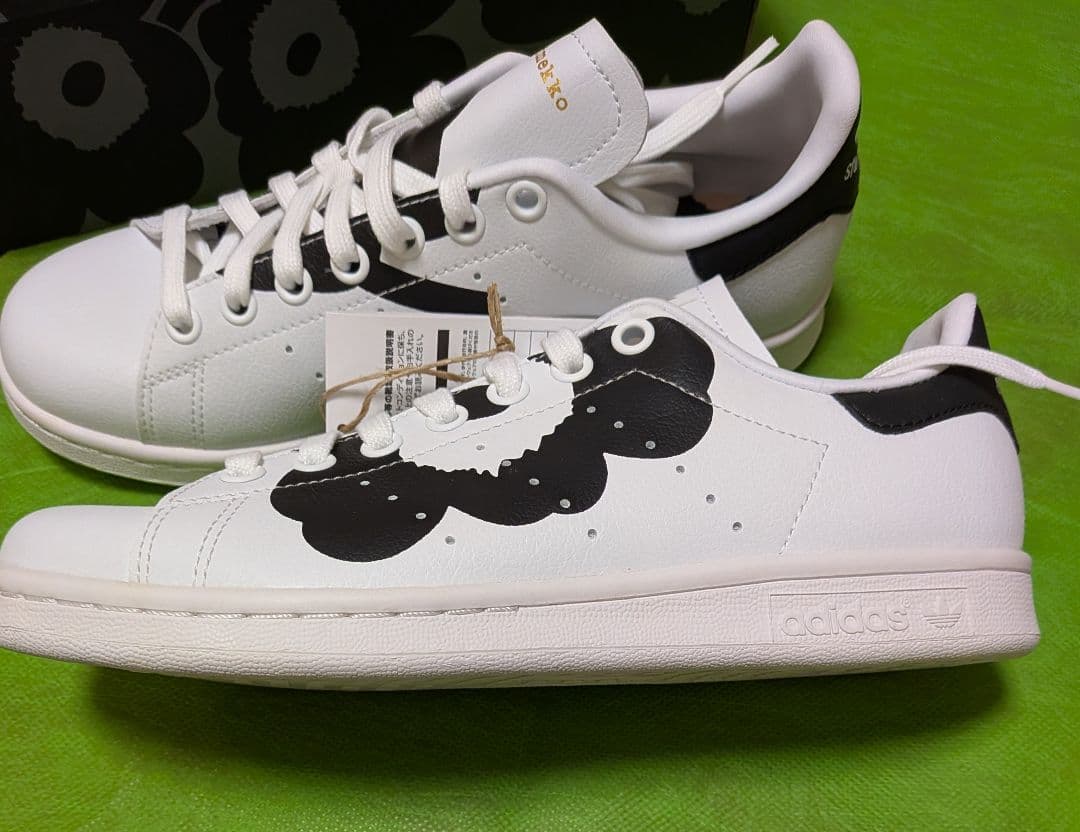 adidas marimekko スニーカー ホワイト/ブラック