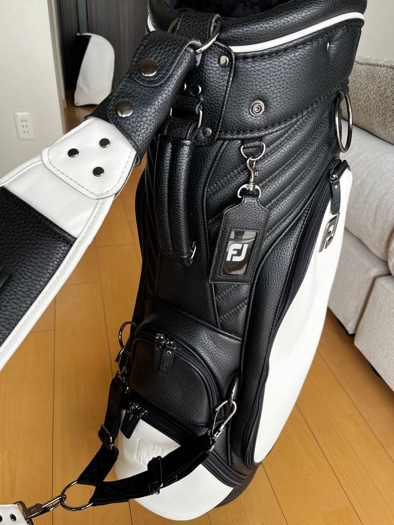 希少　美品　ＦＪ　フットジョイ ３点式キャディバッグ【ホワイト/ブラック】完売品