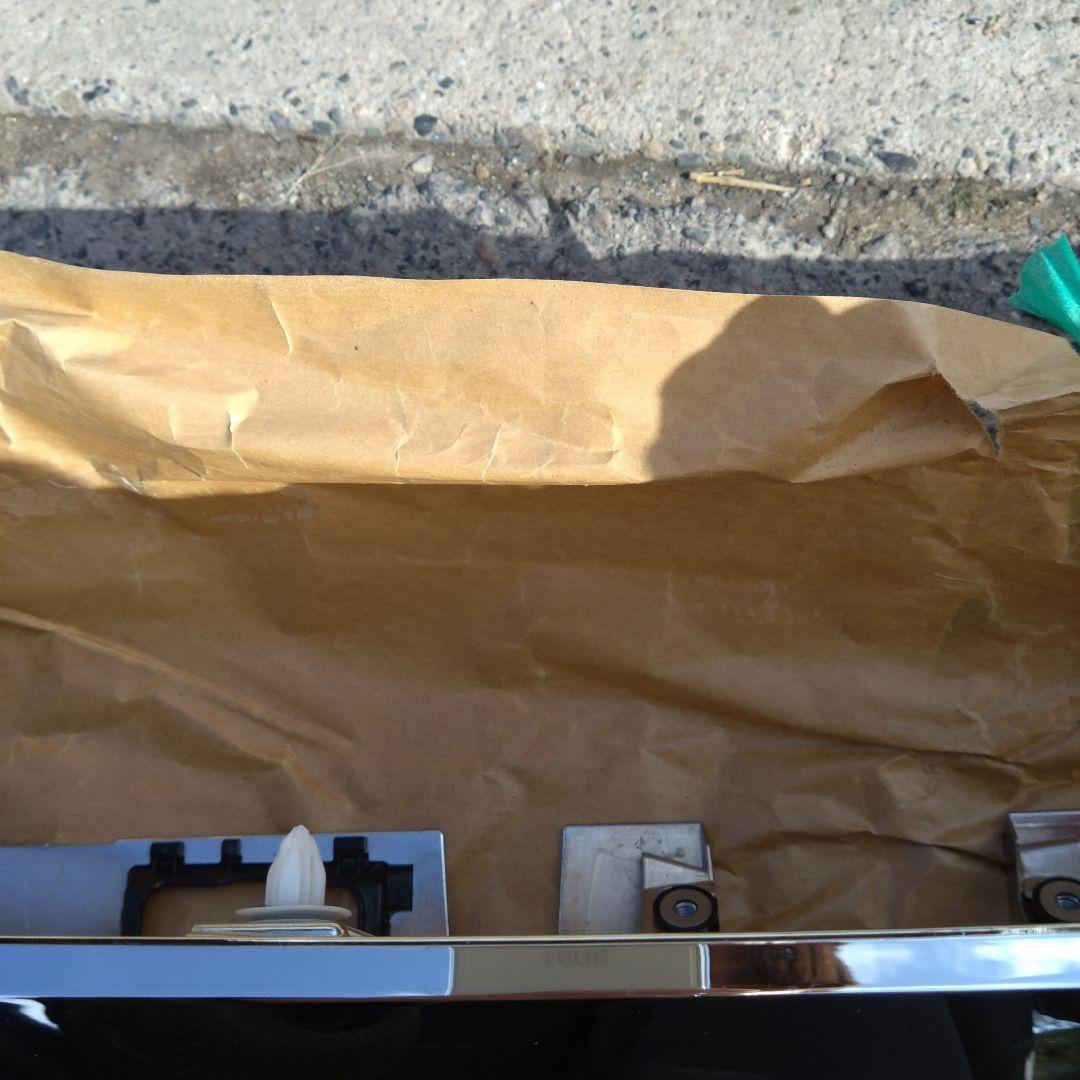 30アルファードリアガーニッシュ エンブレム付き