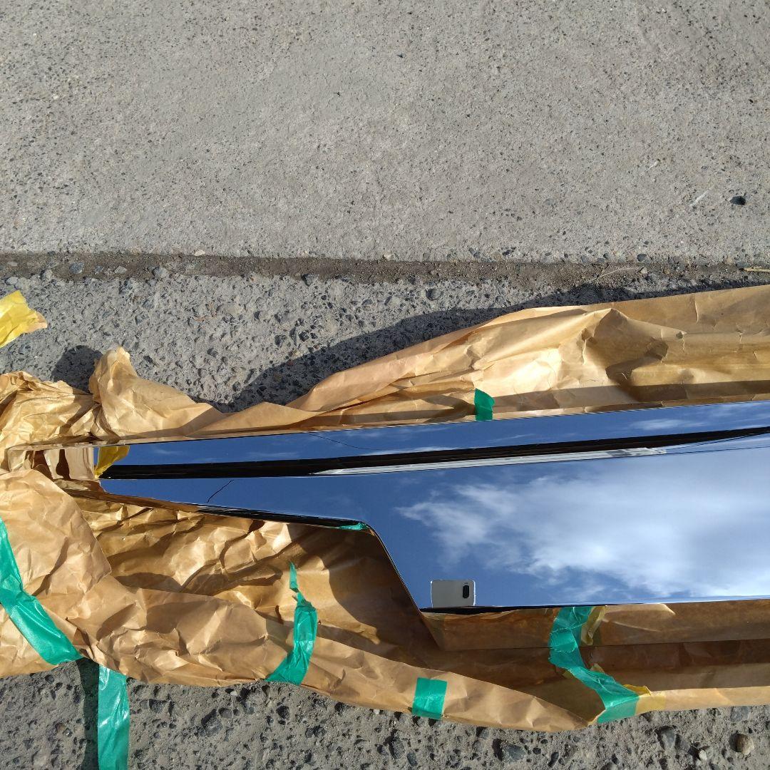 30アルファードリアガーニッシュ エンブレム付き