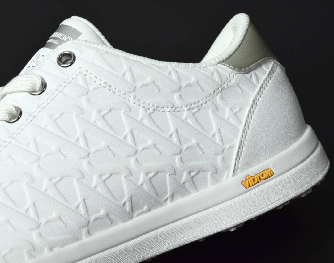 未使用3.7万 セントアンドリュース スパイクレスシューズ 25.5〜26 白